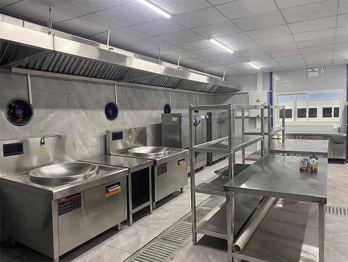 bếp từ công nghiệp trường học