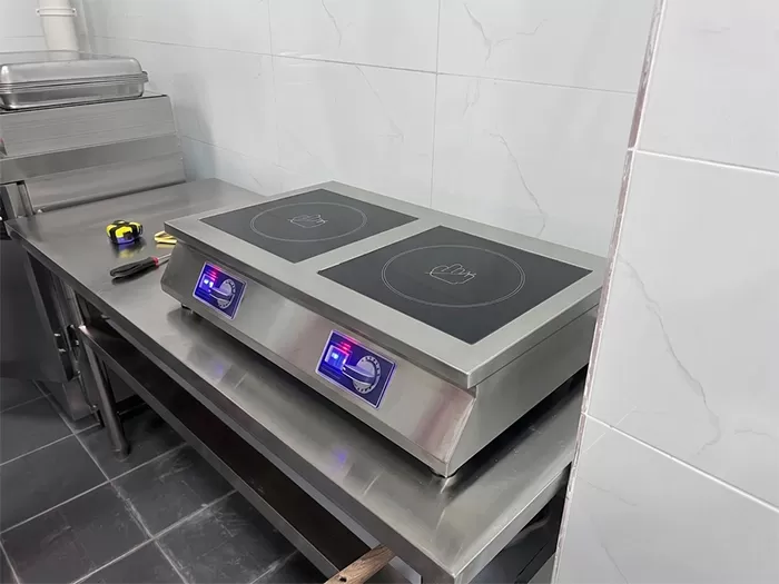 h&igrave;nh ảnh thực tế bếp từ c&ocirc;ng nghiệp đ&ocirc;i 5kw để b&agrave;n