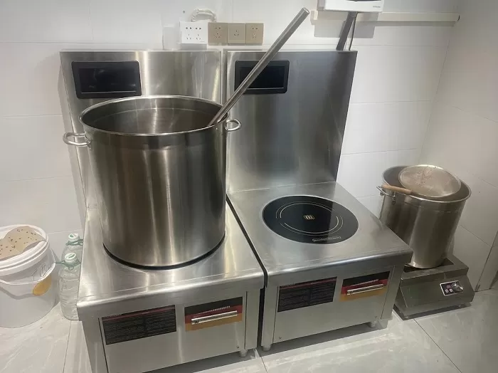 N&ecirc;n chọn bếp từ c&ocirc;ng nghiệp hay bếp hồng ngoại