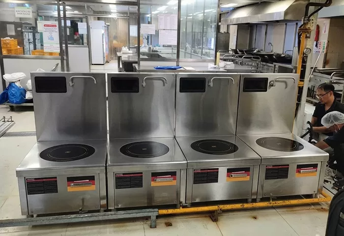 Sự kh&aacute;c biệt bếp từ c&ocirc;ng nghiệp so với bếp từ gia đ&igrave;nh
